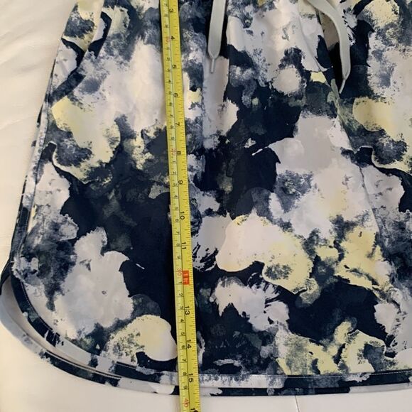 Slazenger Women’s Golf Skirt with Attached Shorts. Size XS - Picture 5 of 8